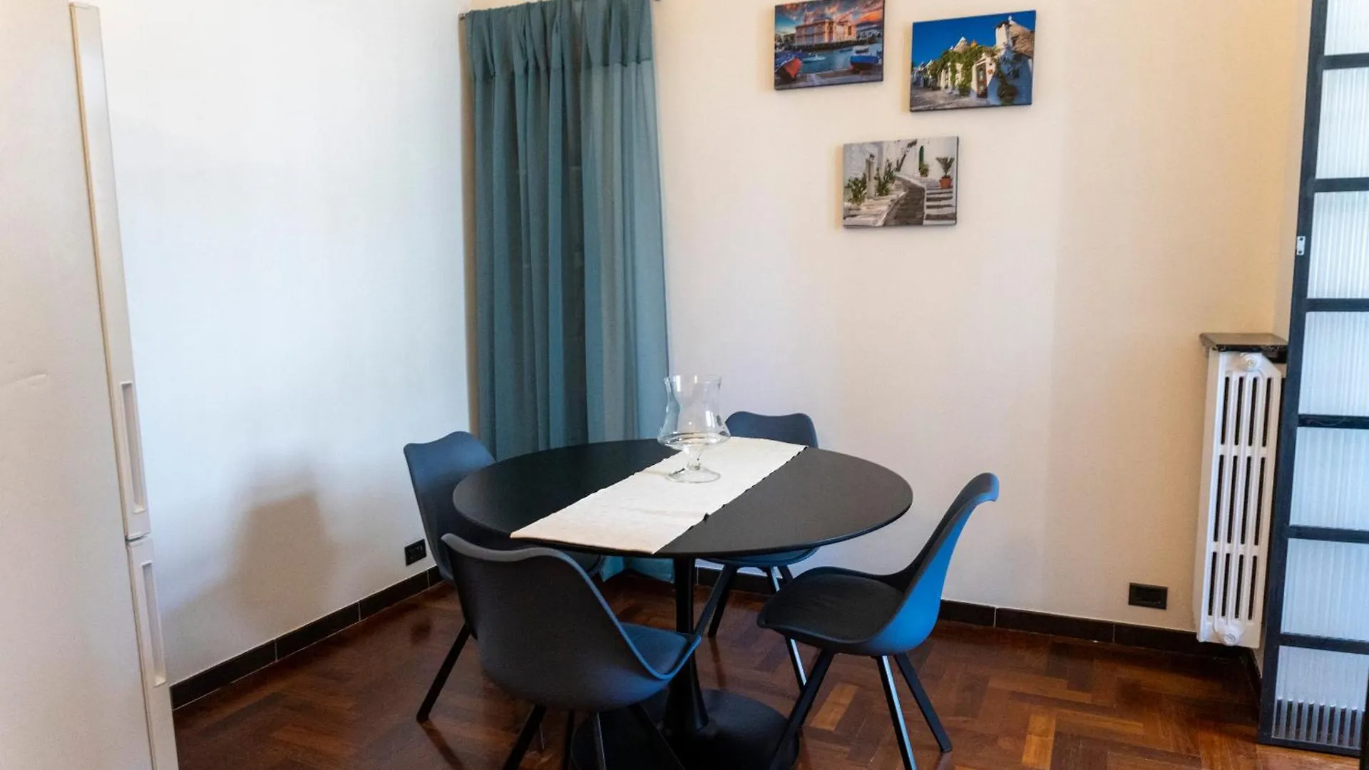 Sulla Via Del Teatro Apartment Bari Italy
